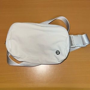 Lululemon - Opal Everyday 1L Bag